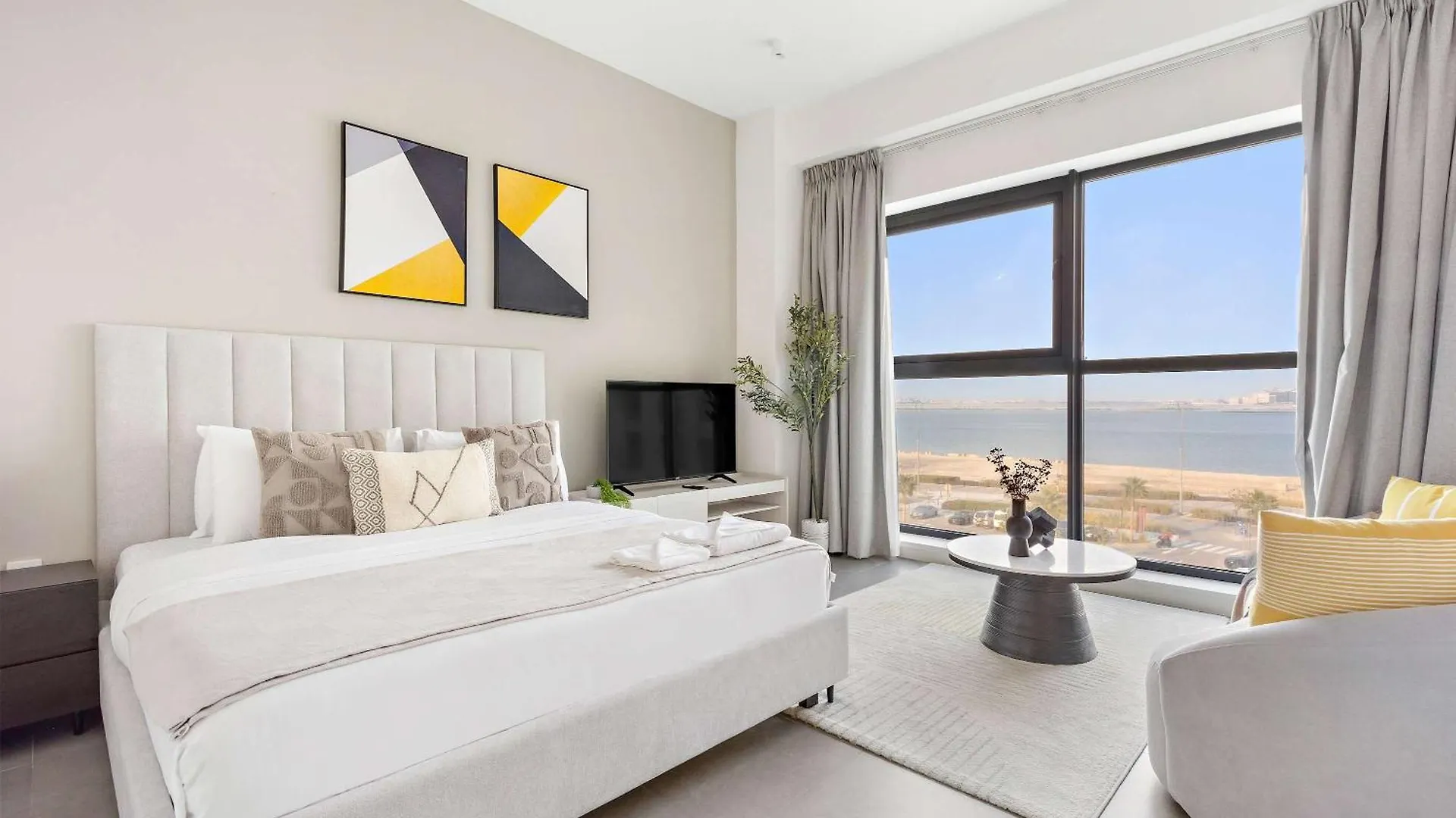 Silkhaus Modern Studio With Private Beach Abu Zabi